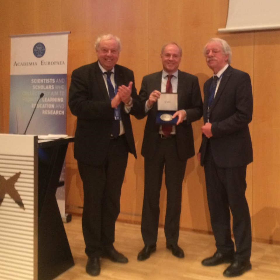 Hans Clevers ontvangt Erasmus Medaille